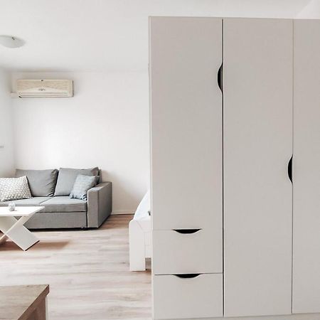 Studio Apartment Sanya 卢布尔雅那 外观 照片