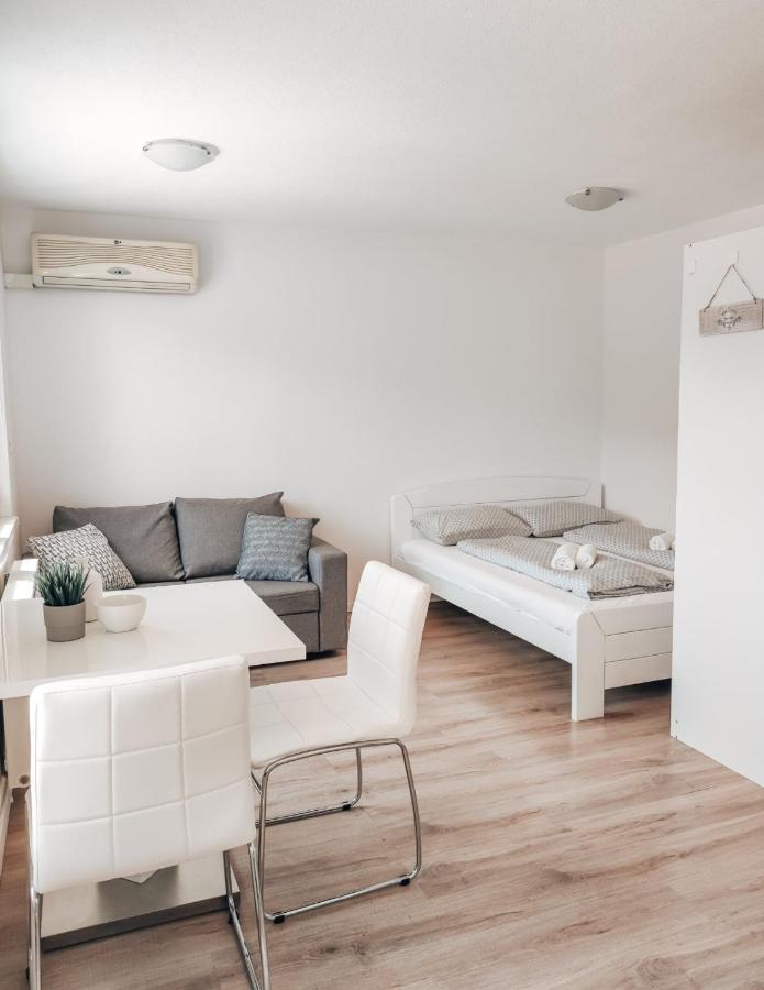 Studio Apartment Sanya 卢布尔雅那 外观 照片